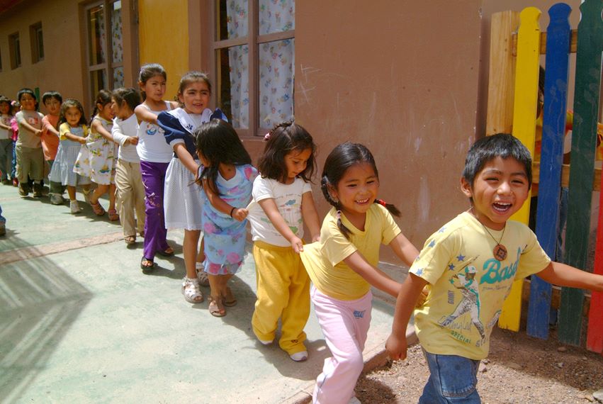 Who finances some of the education, youth and employment projects of the IDB?