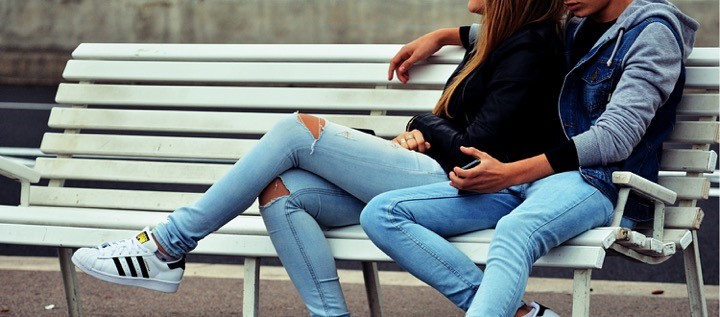Lo que ocurre en las relaciones de la adolescencia no queda ahí