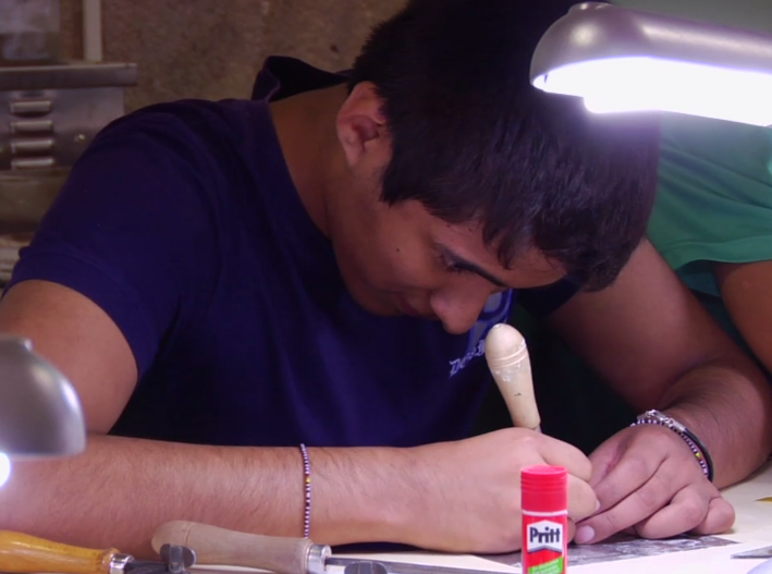 Menos teoría, más práctica