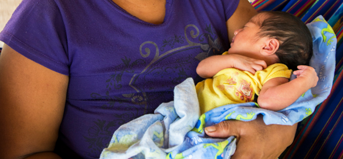 La salud de las mamás y los bebés se vigila puerta a puerta en Honduras