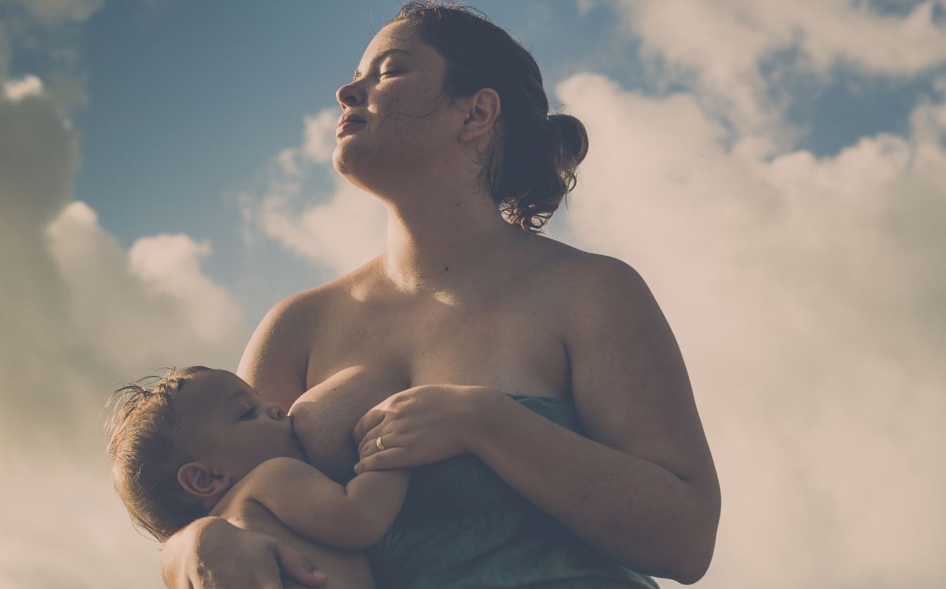 Para celebrar la Semana de la Lactancia Materna, dar pecho es la respuesta