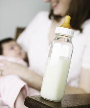 Mother’s milk or formula: personal choice or collective responsibility?