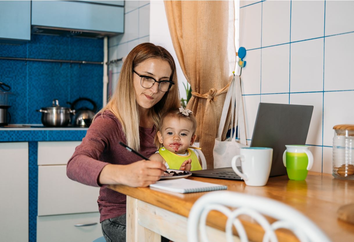 Acompañando a los referentes parentales desde un dispositivo virtual. Una experiencia piloto en Uruguay.