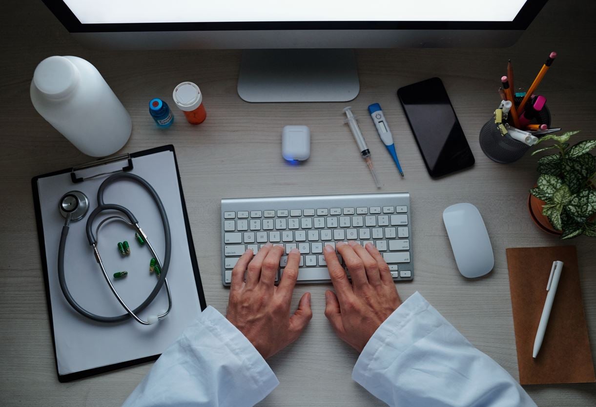 ¿Qué se estudia para ser especialista en salud digital?
