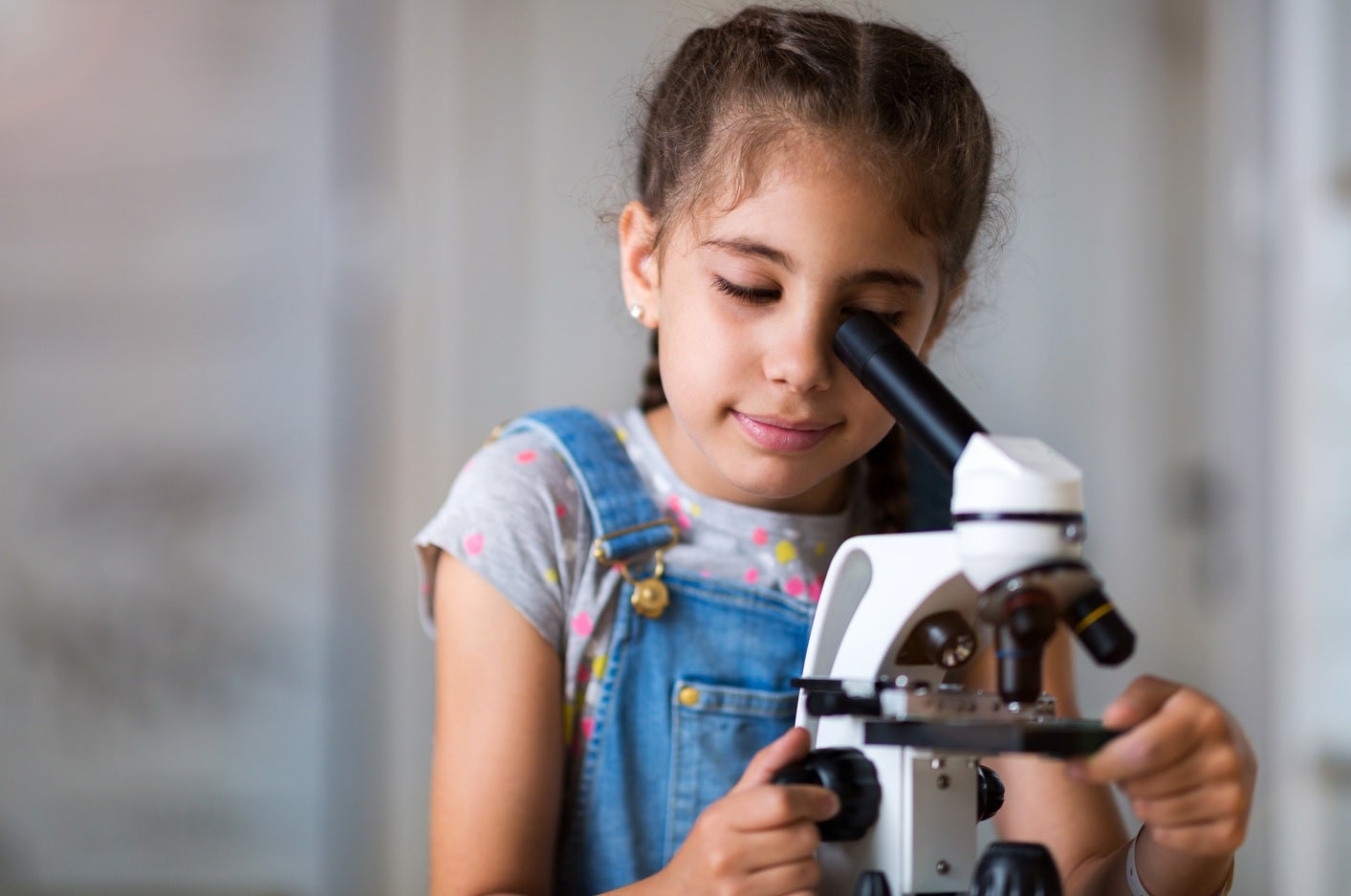 Nueva evidencia: ¿qué funciona para aumentar la cantidad de niñas en STEM?  