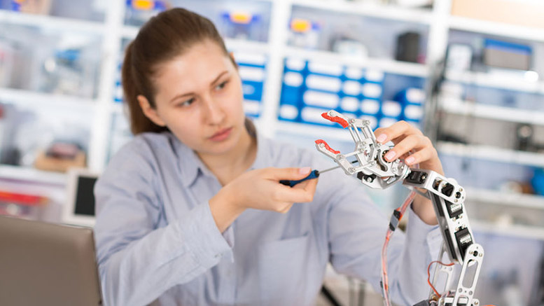 Mujeres vs. robots: ¿quién ganará?