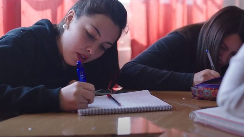 Saber más para ahorrar más: la experiencia de los liceos técnicos en Chile